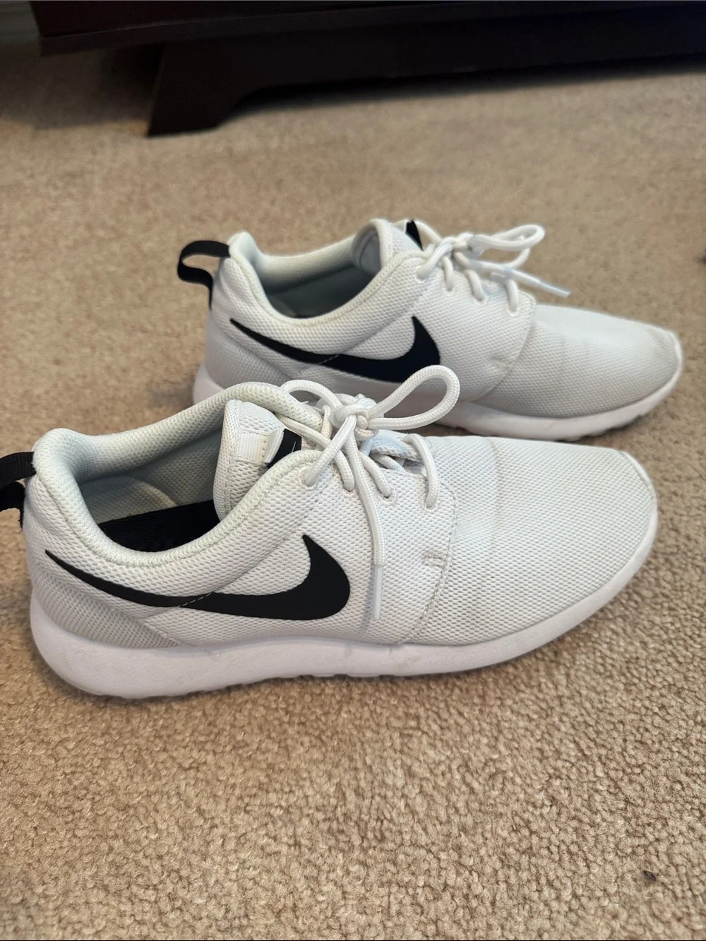 Nike White and Black Low-Top Mesh Runners